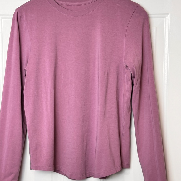 Lululemon Ladies Stretch Long Sleeve Athletic Shirt, GUC - Picture 2 of 7